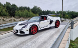 indywidualne grafiki na aucie